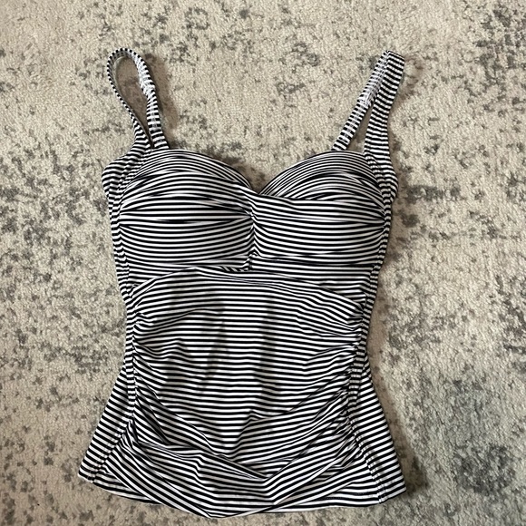 nip tuck Swim Nip Tuck Tankini Swim Bathing Suit Top 8 Poshmark